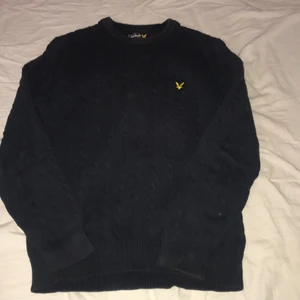 Lyle Scott tröja - Längesen jag tog på mig den, den är i bra form jätte fin tröja