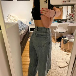 Trasiga jeans  - Riktigt sköna, pösiga