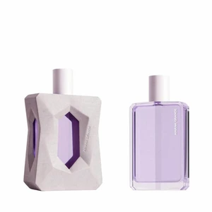 Helt ny Ariana Grande parfym  - Säljer denna helt nya Ariana Grande parfym endast använd ett fåtal gånger då jag använder en ny jag fått. 30 ml. Fraktar endast och betalning via swish💓 Pris kan diskuteras vid snabb affär🌸