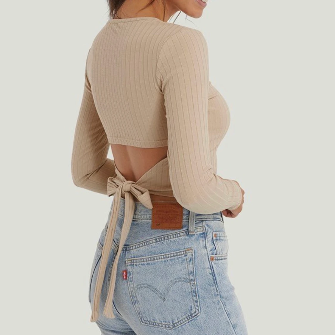 Beige topp med öppen rygg - 91