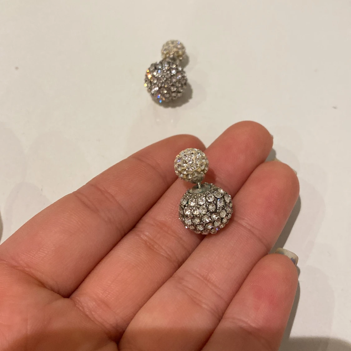 Jätte fina glittriga örhängen  - 90