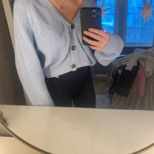 Kofta Monki - Jätte fin kofta, in princip aldrig använd💙💙 köpt för ngn sommar sedan så finns nog ej kvar