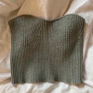 Topp - Säljer nu min gråa trendiga topp i storlek S💕💕