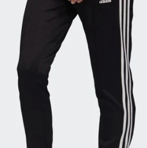 adidas byxor svart - inte så mycket använda säljer för att jag inte använder