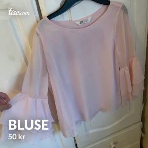 Søt bluse - Barne strls men funker som en xs