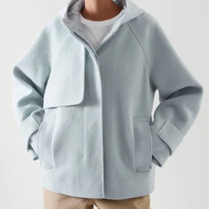 SÖKER  - Söker dessa jackor ifrån COS i storlek xxs, xs, s hör av er om du kan tänka sälja 💖