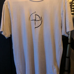 Stone island T-shirt  - Ljusblå Stone Island T-shirt i storlek Small