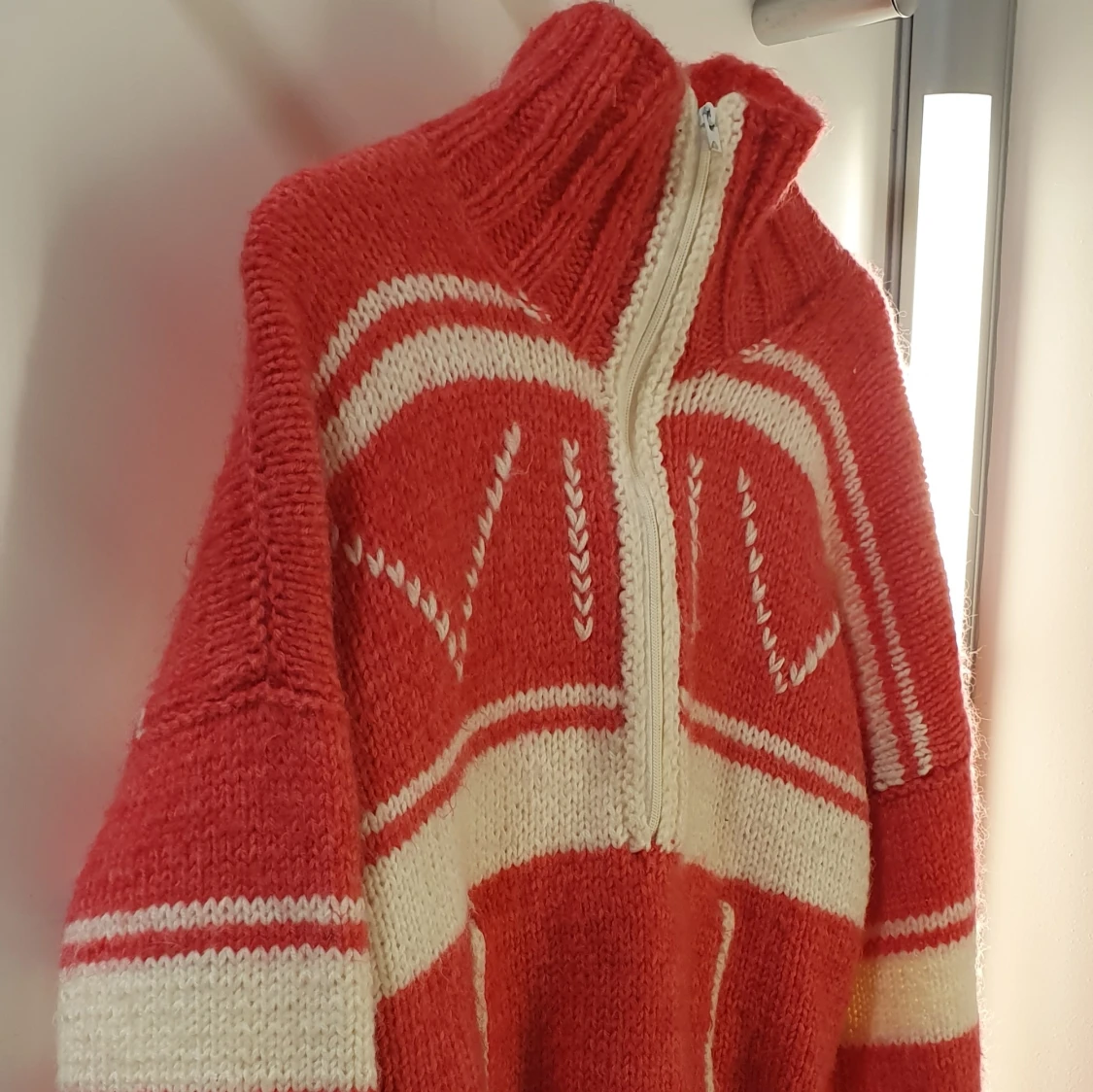 Stickad handjort orange  tröja  - 90