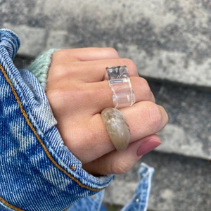 Ring - Säljer den genomskinliga ringen 💞
