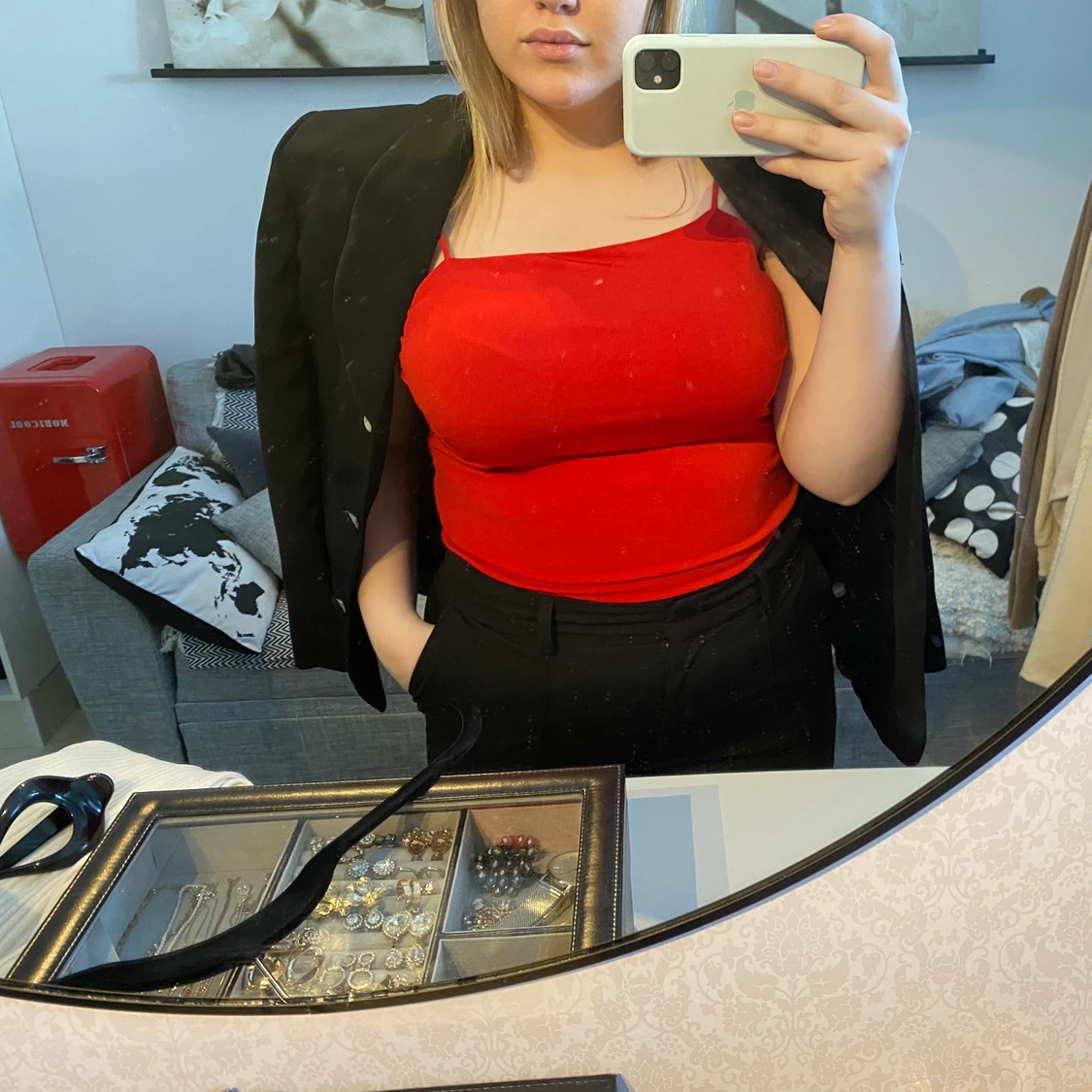 Röd stringbody från Bik Bok i storlek M/L