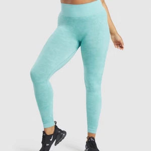 Gymshark Leggings - Säljer dessa blåa tights från Gymshark (Camo Kollektion). Nästan oanvända (nypris 750kr)