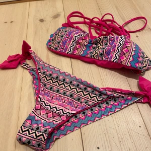 Jätte fin bikini - Bikini som är köpt i Italien, använts fåtal gånger. Underdelen är för liten så den är aldrig använd. Storlek M.