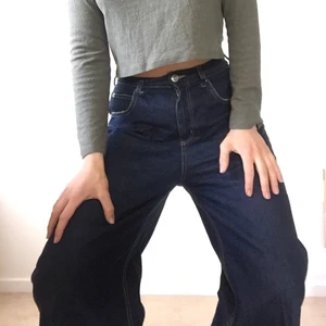 Jeans - Superbekväma jeans, lite kortare modell.