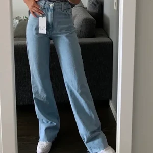 Snygga jeans från Zara - (Lånad bild) storlek 40 men passar mig som är 36/38!