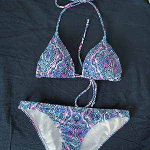 Bikini - Säljes pågrund av att den är för liten för mig 💜💜💜 bra skick!