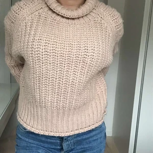 rosa stickad  - rosa stickad tröja 