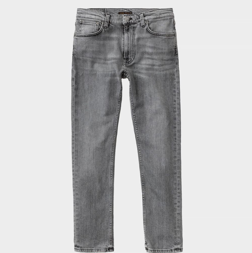 Ett par skinny jeans från Nudie Jeans som är för små för mig. Modellen heter Lean Dean Smooth Contrasts om man vill se fler bilder. Företaget är unisex så passar bra på tjejer eller killar :) Storlek är W29 34L. Jeans & Byxor.