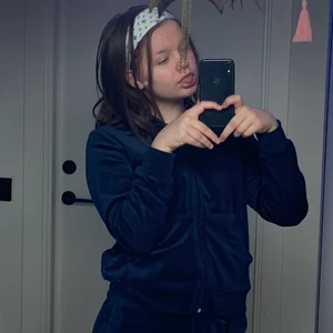 Hårband - Ett fint hårband från brandy Melville! Frakt: 15kr❤️