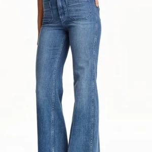 Jeans - Flare jeans från H&M storlek 32