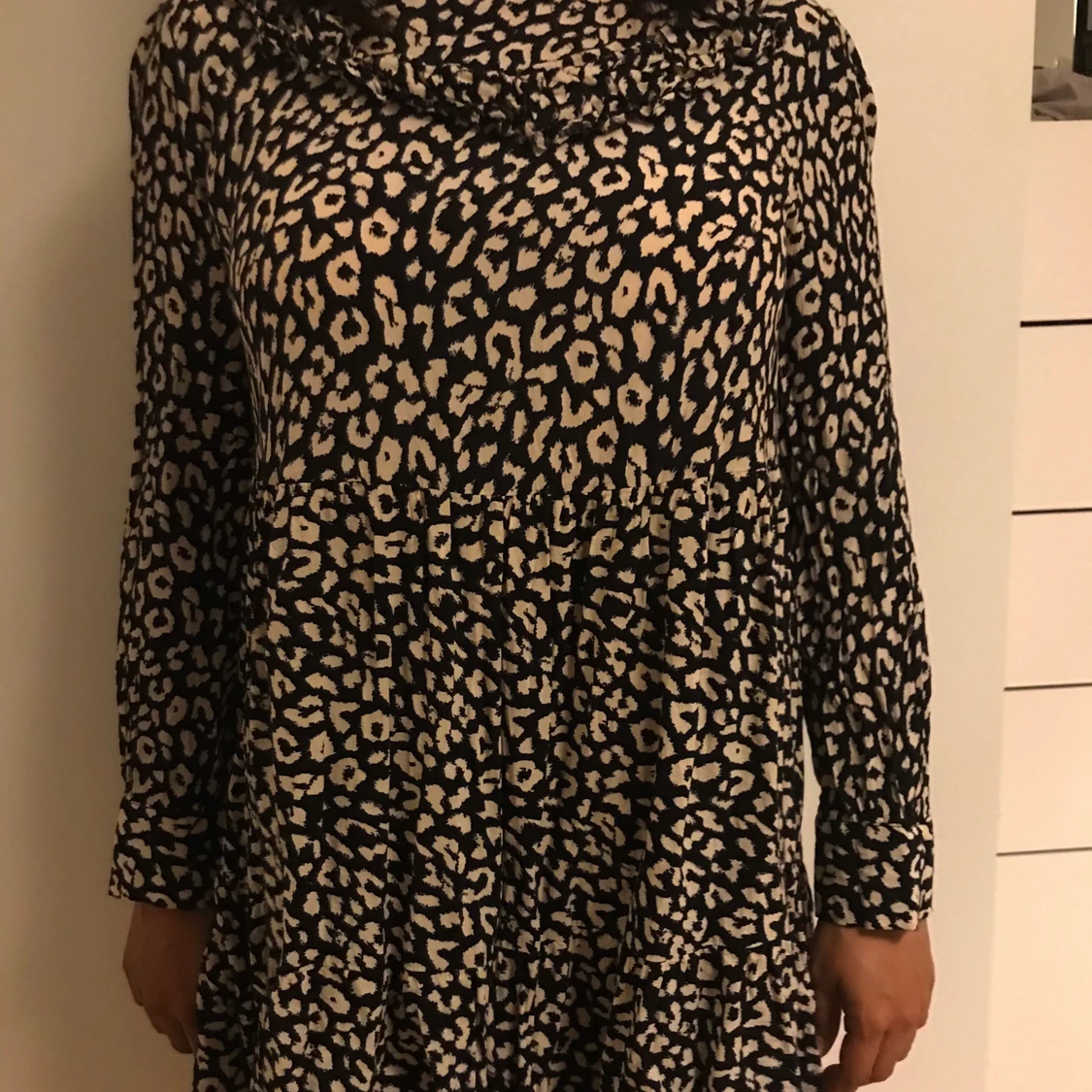 ZARA DJURMÖNSTRAD KLÄNNING - 90