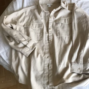 Oversize skjorta - Ny skjorta från Monki 
