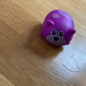 Hund nee dho  - Säljer den här hund nee dho 