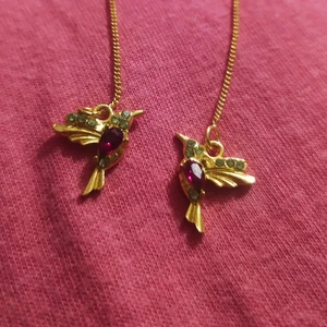 Hängande jätte fina örhängen - Jätte fina hängande örhängen som glittrar så fint 💜 oanvända 💜