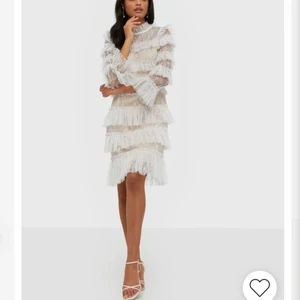 By malina  - As snygg klänning inför sommarn. Slutsåld överallt i 36💕helt ny alla lappar och original förpackningen finns kvar! Frakt ingår i priset