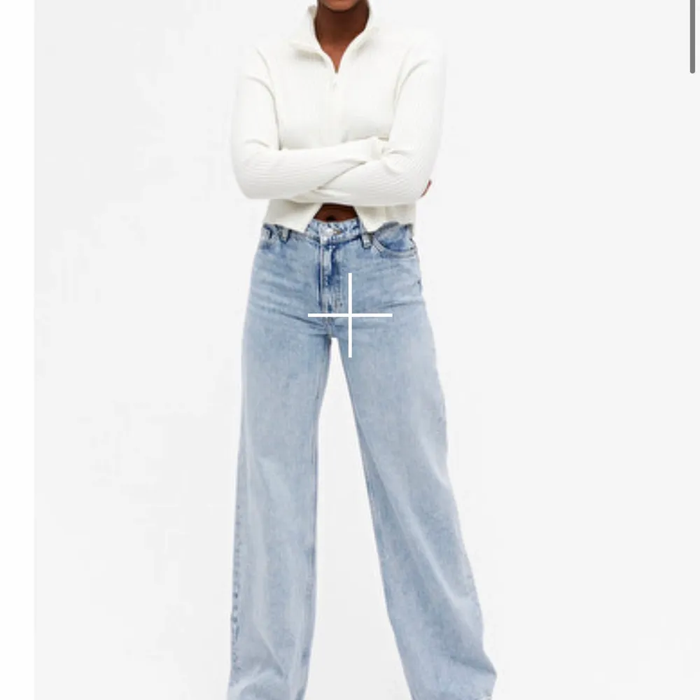 säljer dessa jeansen från monki som jag tyvärr inte passa i längre.. Jeans & Byxor.