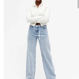 Wide jeans - säljer dessa jeansen från monki som jag tyvärr inte passa i längre.