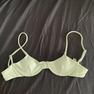 Bikini  - Säljer den här super fina bikini toppen som tyvärr inte passar mig. 