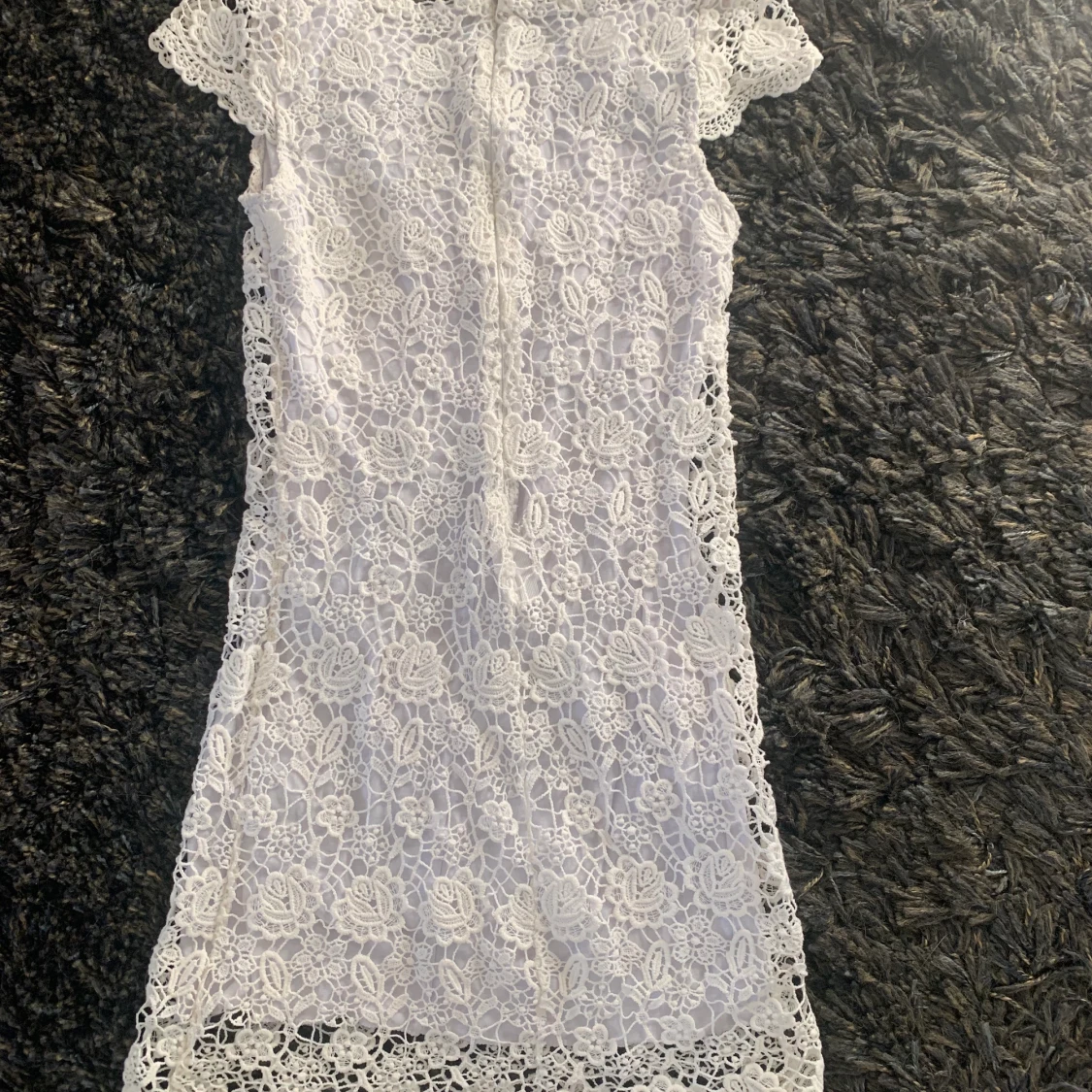 Fin vit spetsklänning  - 37