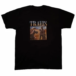 Travis Scott🏆 - T-shirts med tryck av Travis Scott i 100% bomull. Snygg t-shirt perfekt till sommaren☔️🪐