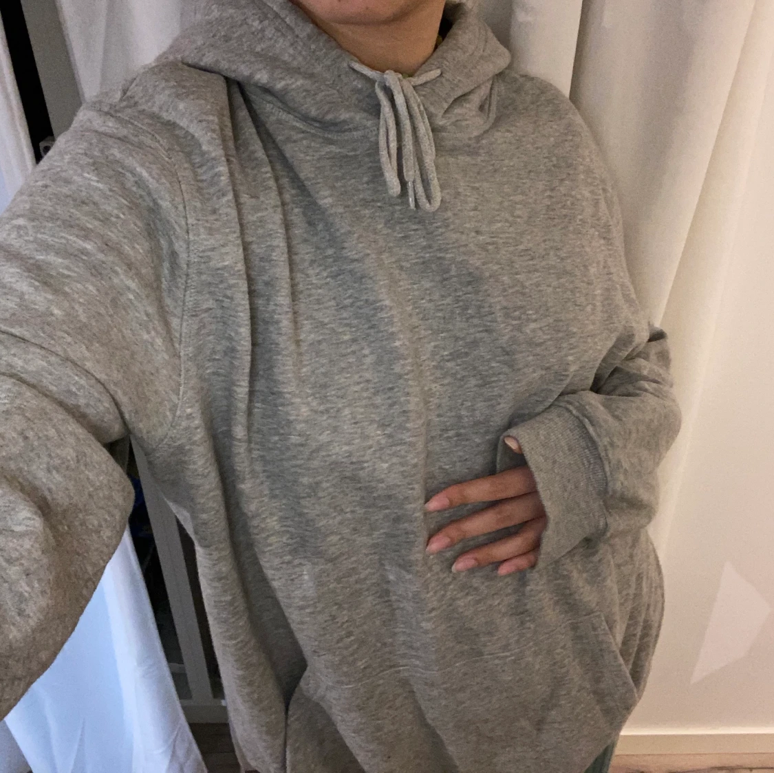Grå hoodie - 91