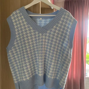 Väst - Använd en gång, något oversized