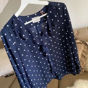 Prickig blus - Jättefin på 