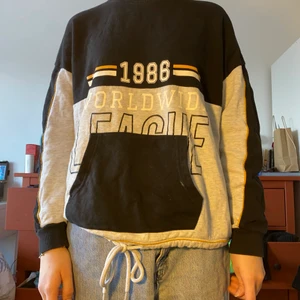 Twintip tröja - College tröja / sweater från Twintip. Mycket gott skick 