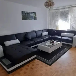 Divan soffa - Soffan är fin ny jag har köpte den från semöbler den var 25000 kr nu säljer jag 10000 kr