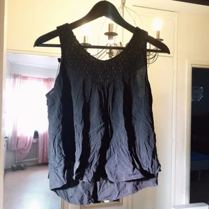 Storlek S  - En svart topp 