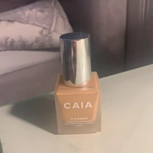 Caia foundation  - Säljer denna som enbart är testad två gånger, denna passade inte på min hy och säljer den därför