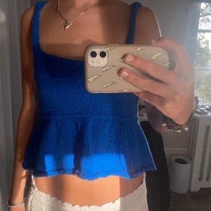 Stickad topp  - Stickad volang topp ifrån zara, super snygg men kommer ej till användning 