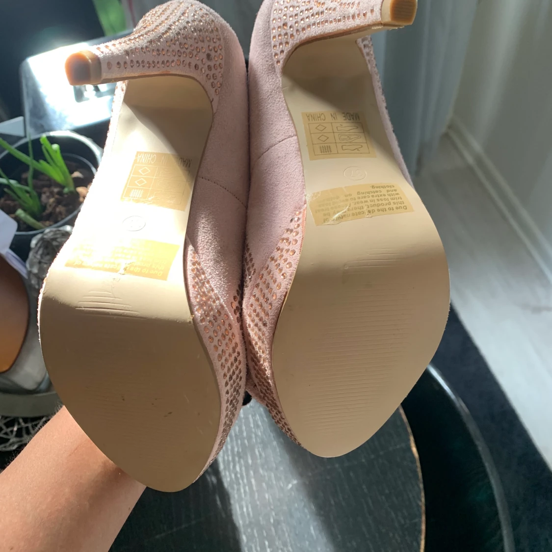 Helt nya klackskor  - 91