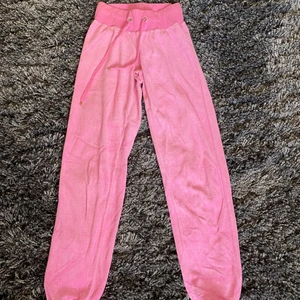 Mjukisbyxor  - Rosa mjukisbyxor från Cubus gamla kollektion.