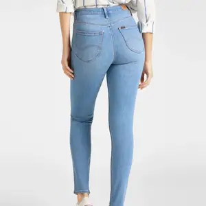 Jättefina blå Lee jeans i modellen Scarlett high skinny jeans i storlek W29 L31❤️