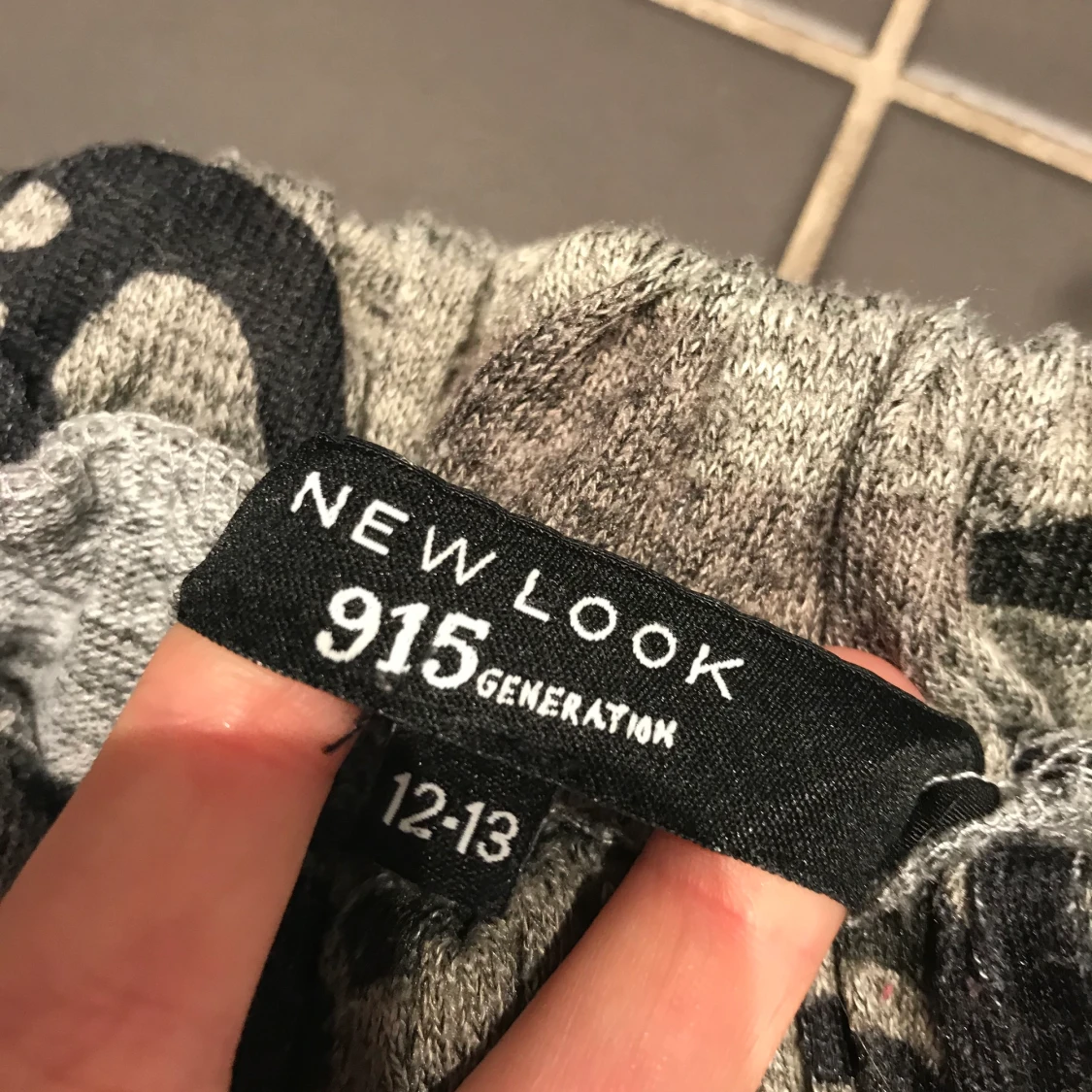 Kamouflage byxor från new look  - 91