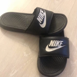 Nike tofflor - Nike tofflor i bra skick