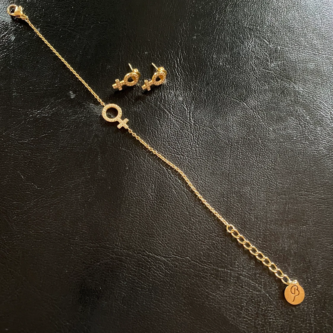 Örhängen och armband ifrån Edblad 