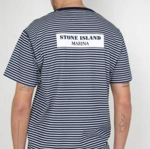 T-shirt från Stone Island Marina. Köptes på NK för 1500kr. Endast blivit tvättad två gånger och är i bra skick. 