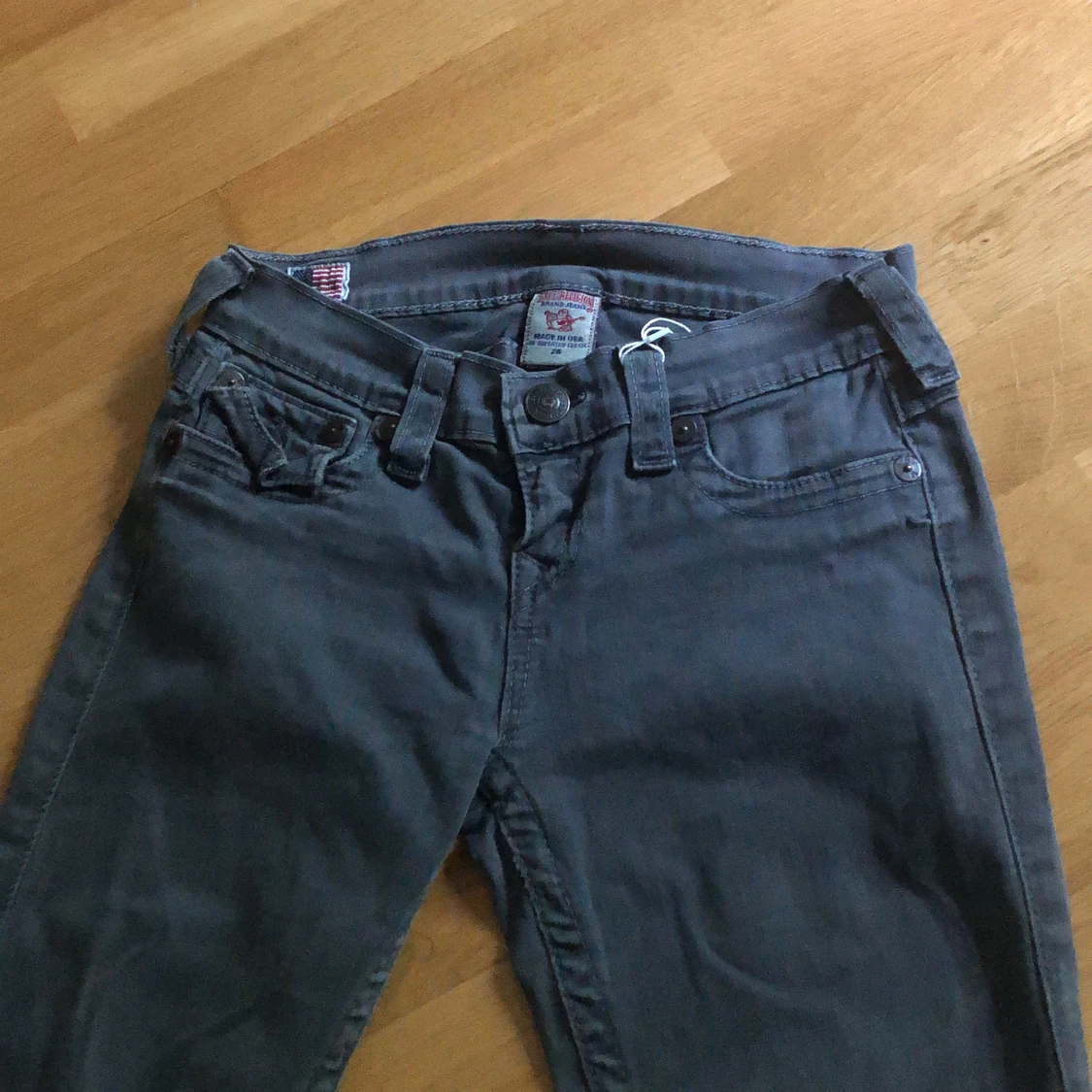Gråa true religion jeans - 90