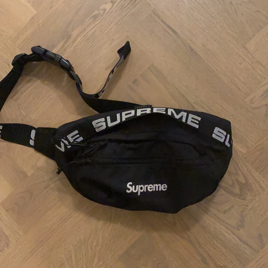 Supreme väska